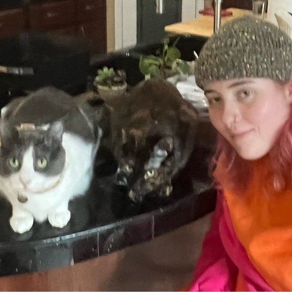 Meet your Posher, Tricia! - Picture 7 of 8